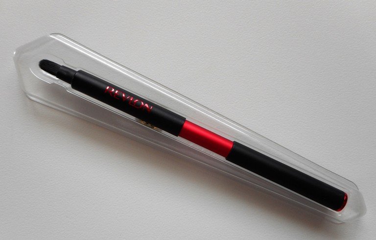 Revlon Retractable Lip Brush