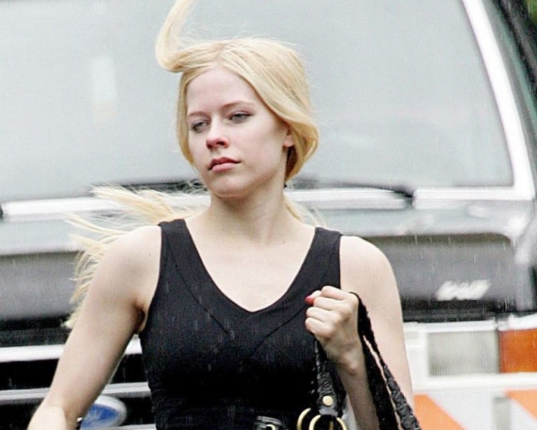 Young Avril Lavigne Without Makeup